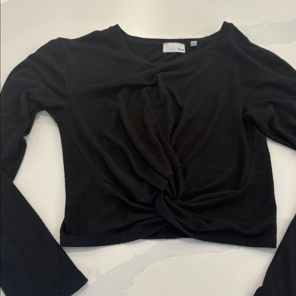 Aritzia Wilfred faux knot long sleeve top